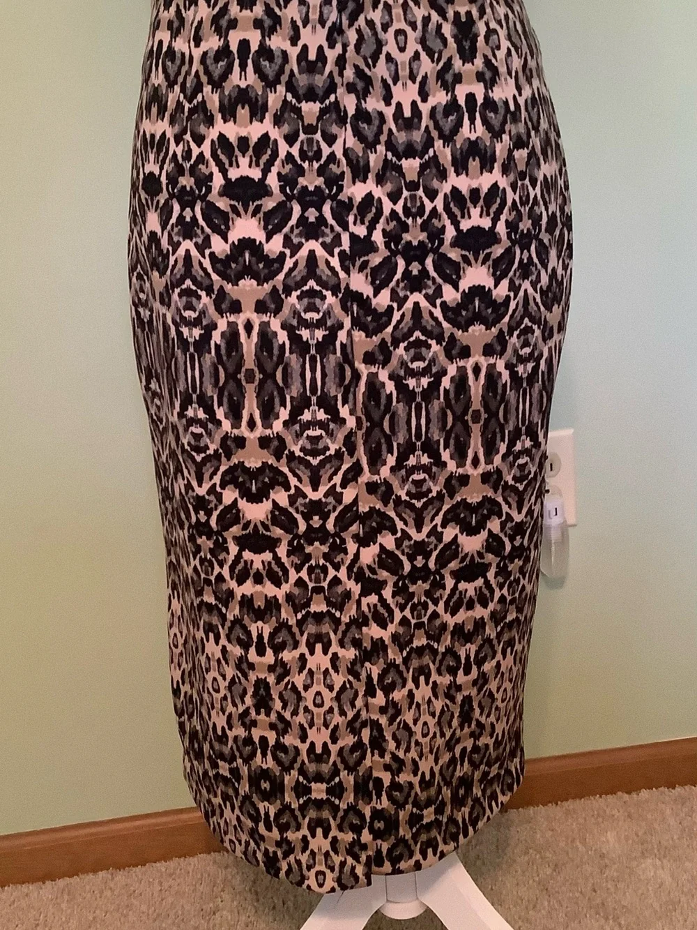 Leopard Print Like A-Line/Pencil Skirt - NewYork & Co. - Size 10